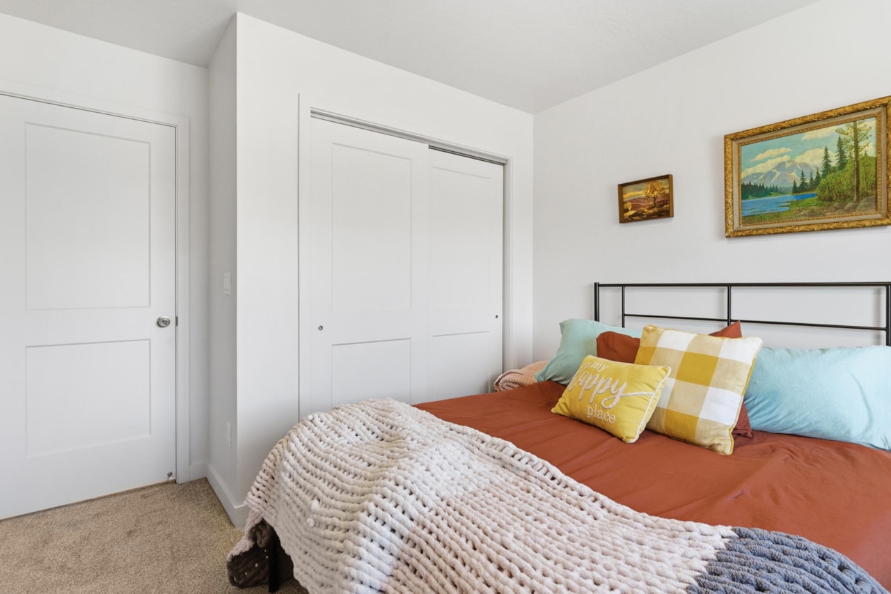 184 W 300 N #8 Washington, UT 84780 home for sale, MLS#25-267375 - Erika Rogers Photo 21