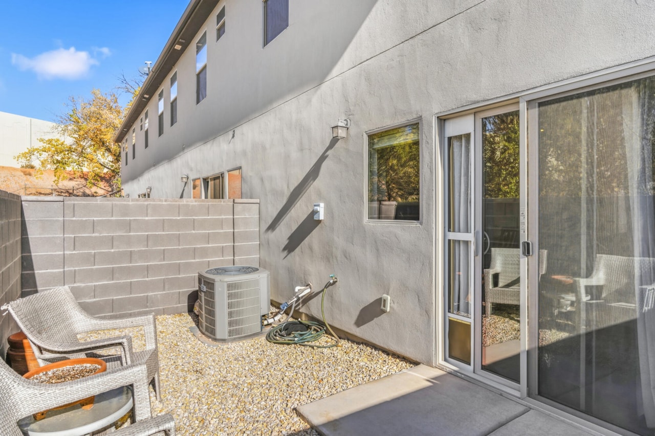 184 W 300 N #8 Washington, UT 84780 home for sale, MLS#25-267375 - Erika Rogers Photo 29