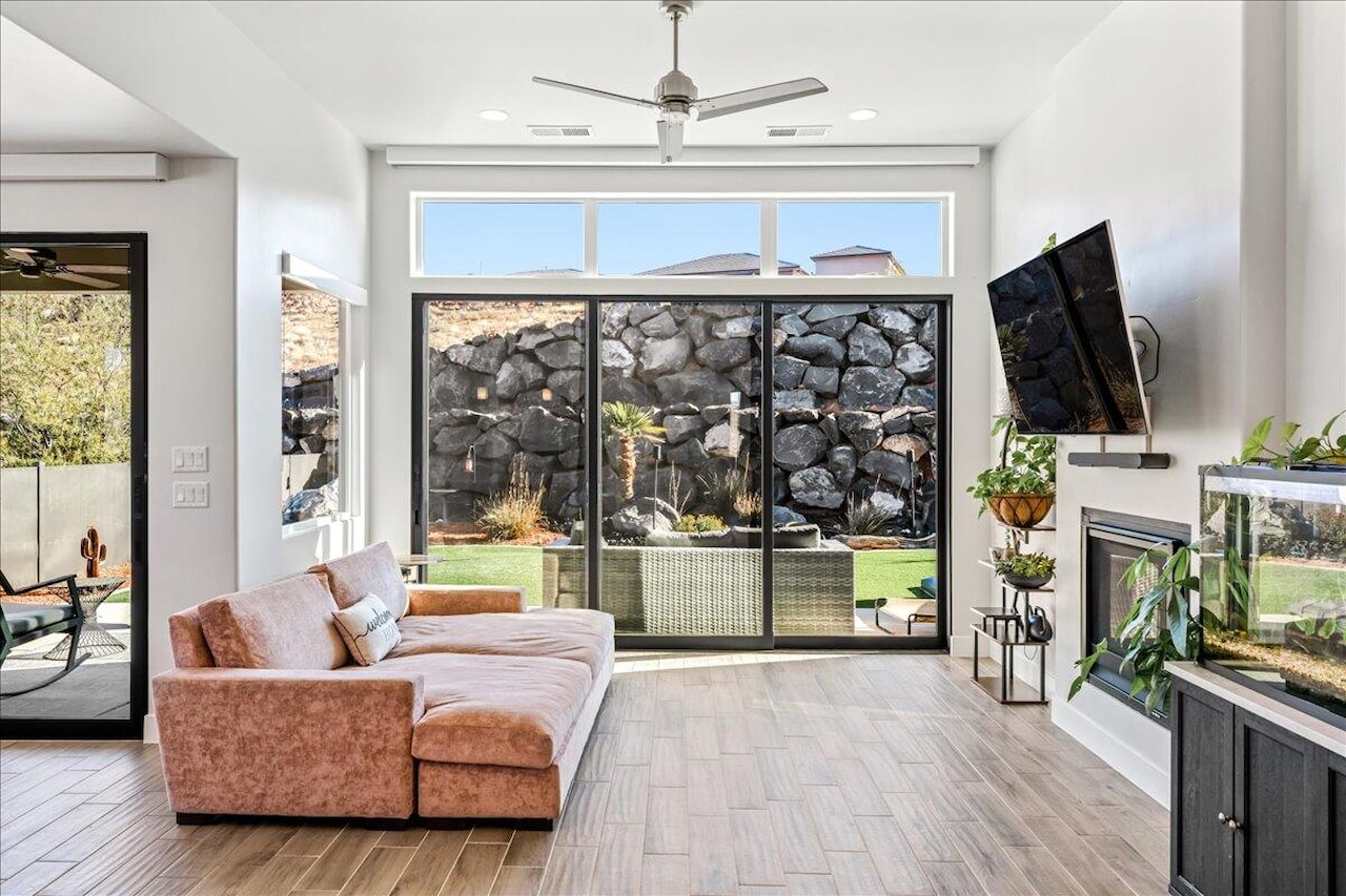 2210 N Montagna ST Washington, UT 84780 home for sale, MLS#25-267382 - Erika Rogers Photo 6