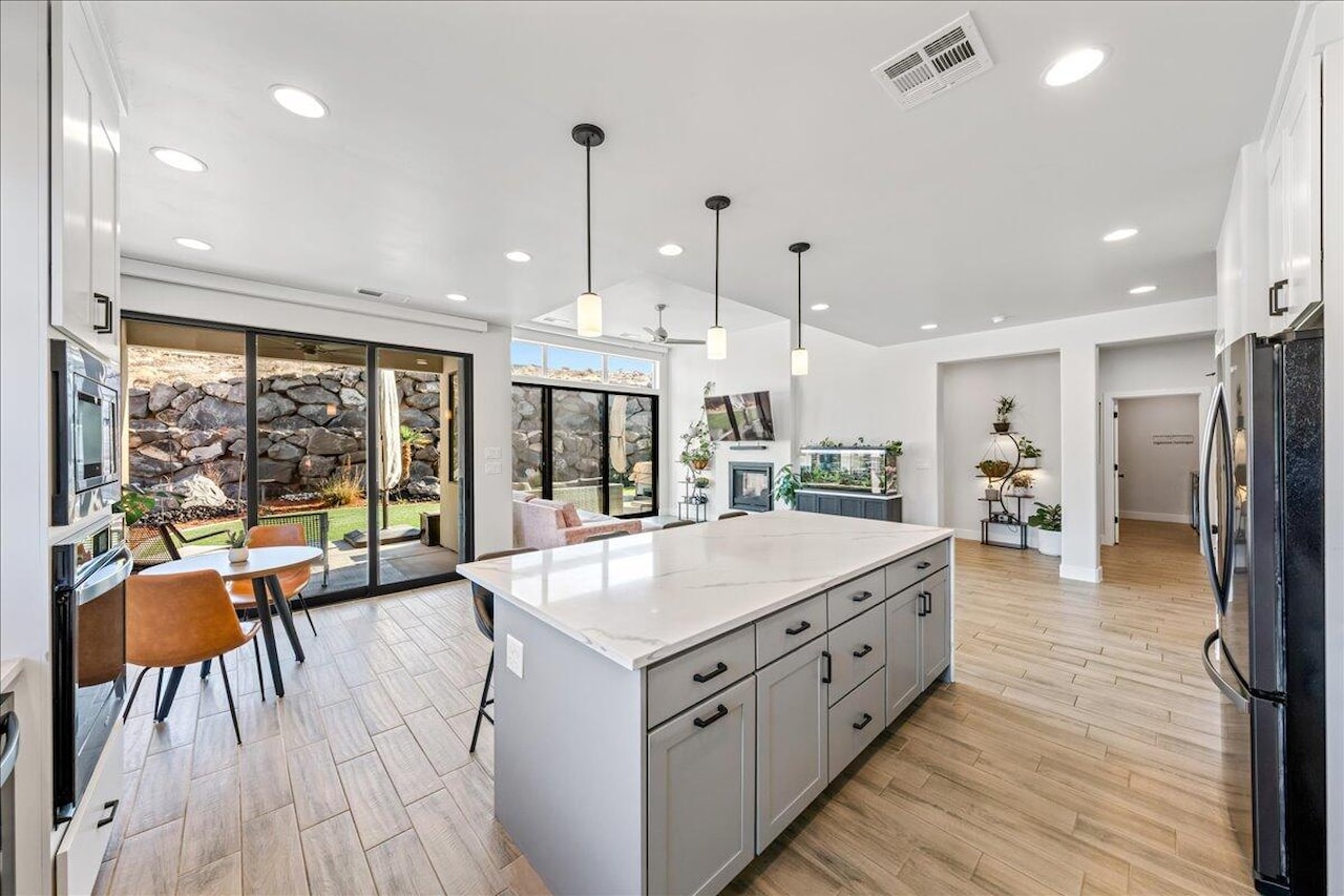 2210 N Montagna ST Washington, UT 84780 home for sale, MLS#25-267382 - Erika Rogers Photo 8