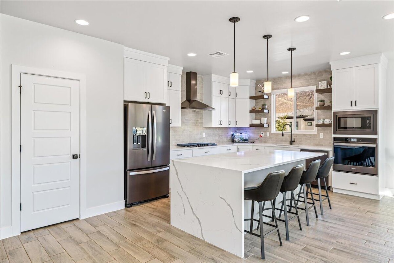 2210 N Montagna ST Washington, UT 84780 home for sale, MLS#25-267382 - Erika Rogers Photo 10