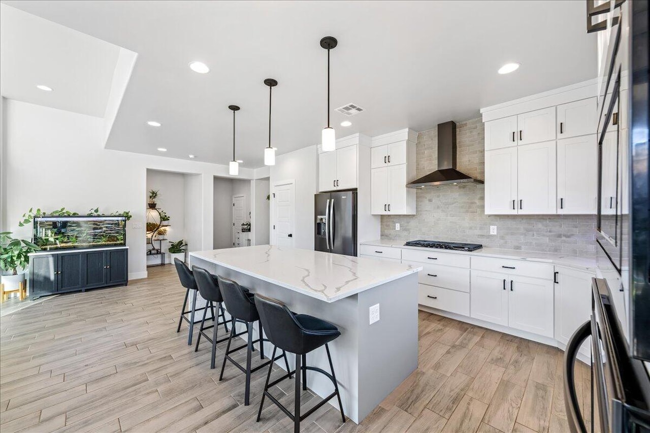 2210 N Montagna ST Washington, UT 84780 home for sale, MLS#25-267382 - Erika Rogers Photo 11