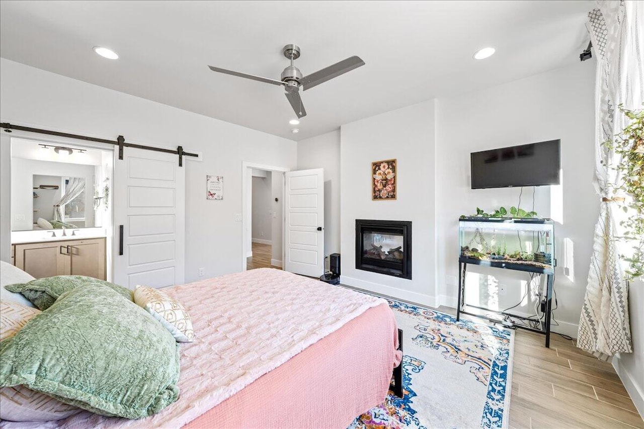 2210 N Montagna ST Washington, UT 84780 home for sale, MLS#25-267382 - Erika Rogers Photo 16