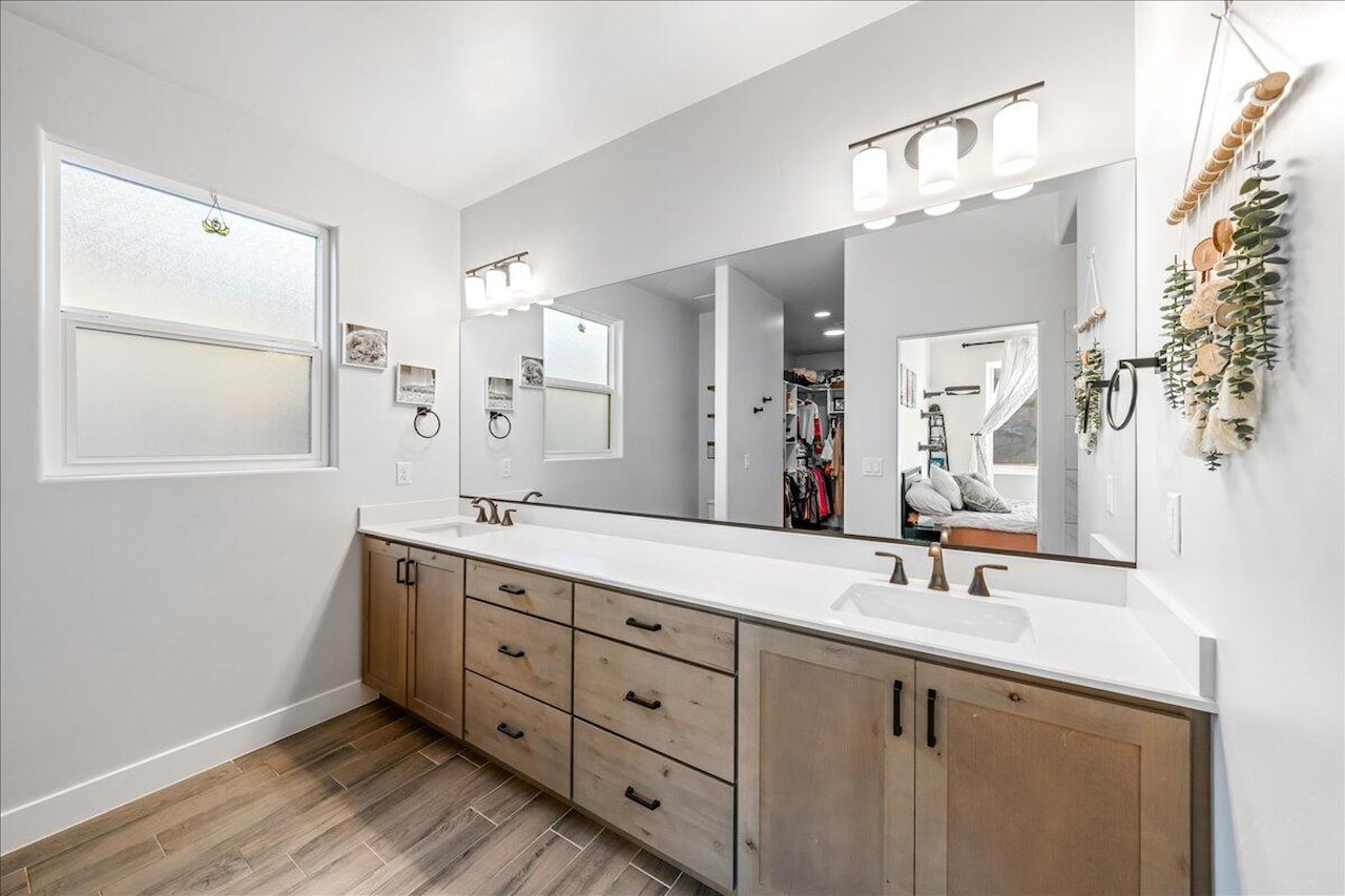 2210 N Montagna ST Washington, UT 84780 home for sale, MLS#25-267382 - Erika Rogers Photo 17