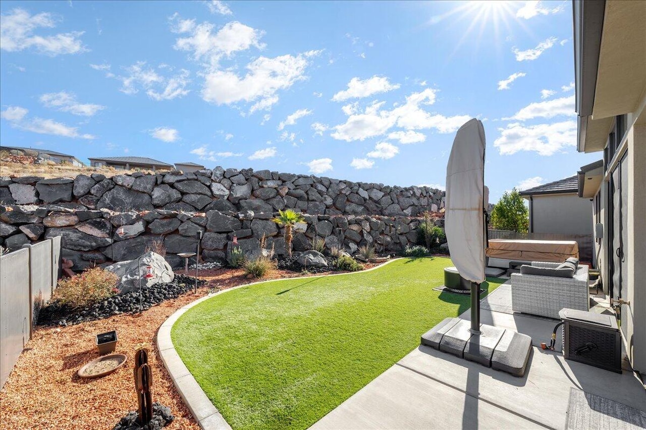 2210 N Montagna ST Washington, UT 84780 home for sale, MLS#25-267382 - Erika Rogers Photo 32