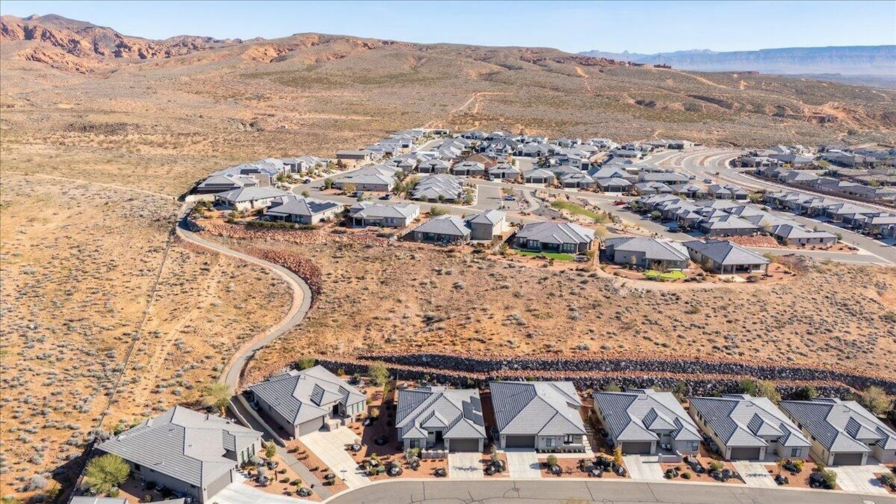 2210 N Montagna ST Washington, UT 84780 home for sale, MLS#25-267382 - Erika Rogers Photo 44