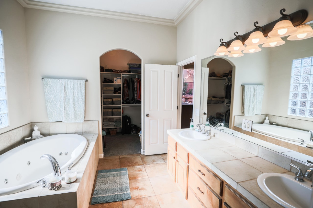 1613 N Primrose DR St George, UT 84770 home for sale, MLS#25-267251 - Erika Rogers Photo 23