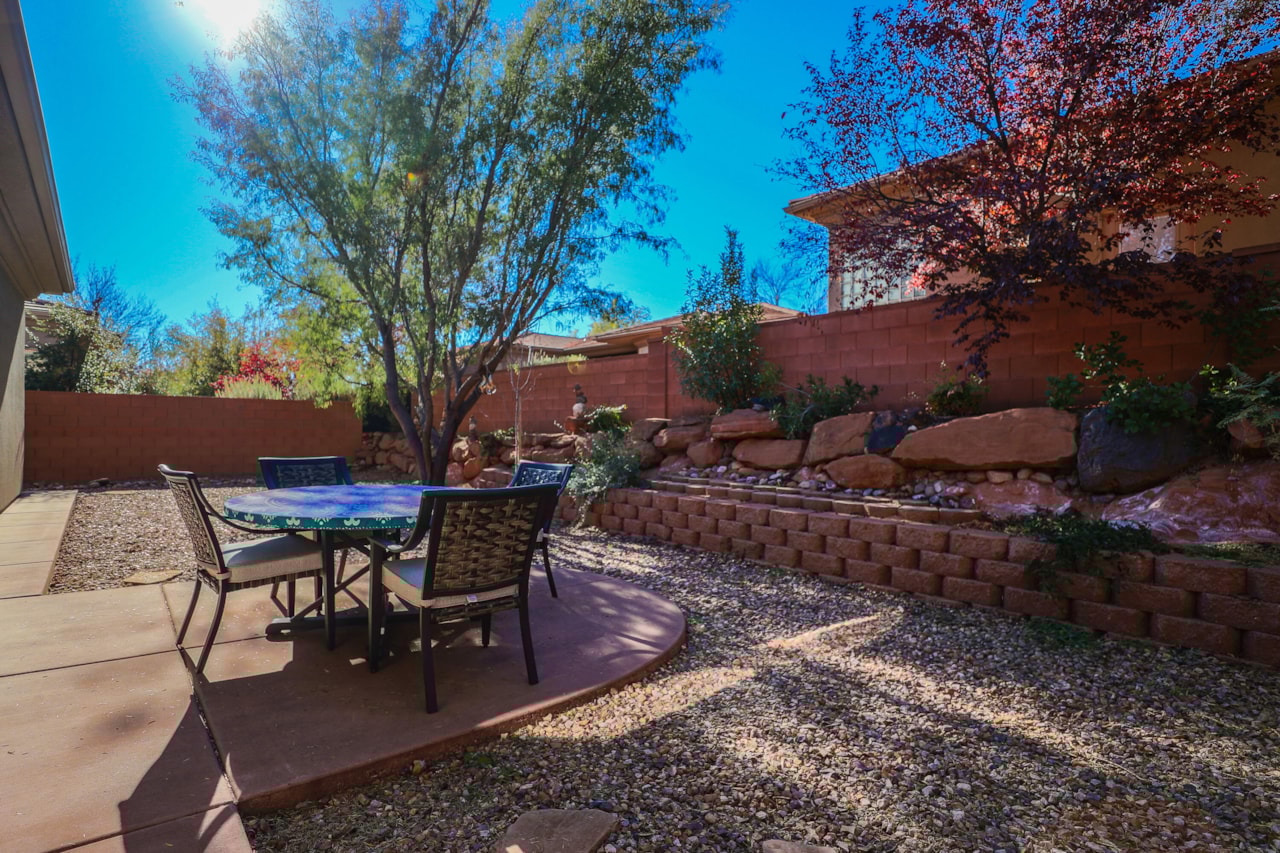 1613 N Primrose DR St George, UT 84770 home for sale, MLS#25-267251 - Erika Rogers Photo 52