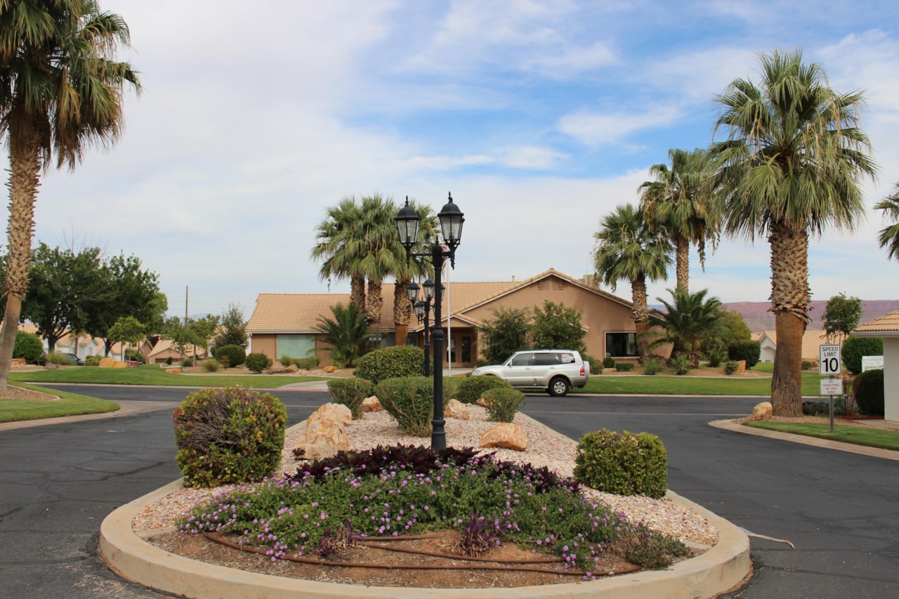 210 N Mall DR #65 St George, UT 84790 home for sale, MLS#25-267385 - Erika Rogers Photo 37