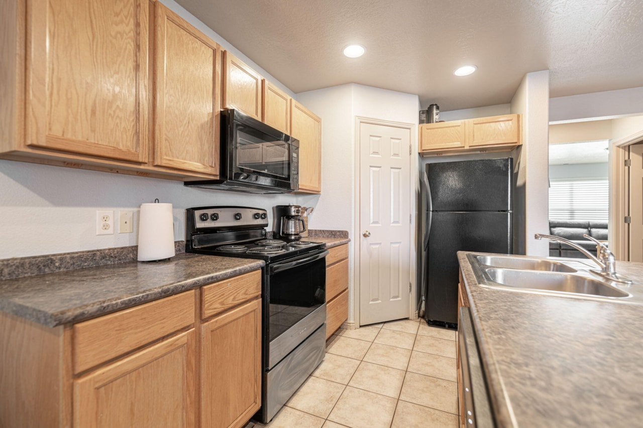 3155 S Hidden Valley DR #219 St George, UT 84790 home for sale, MLS#25-266563 - Erika Rogers Photo 10