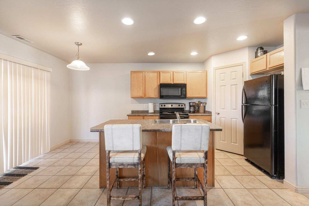 3155 S Hidden Valley DR #219 St George, UT 84790 home for sale, MLS#25-266563 - Erika Rogers Photo 11