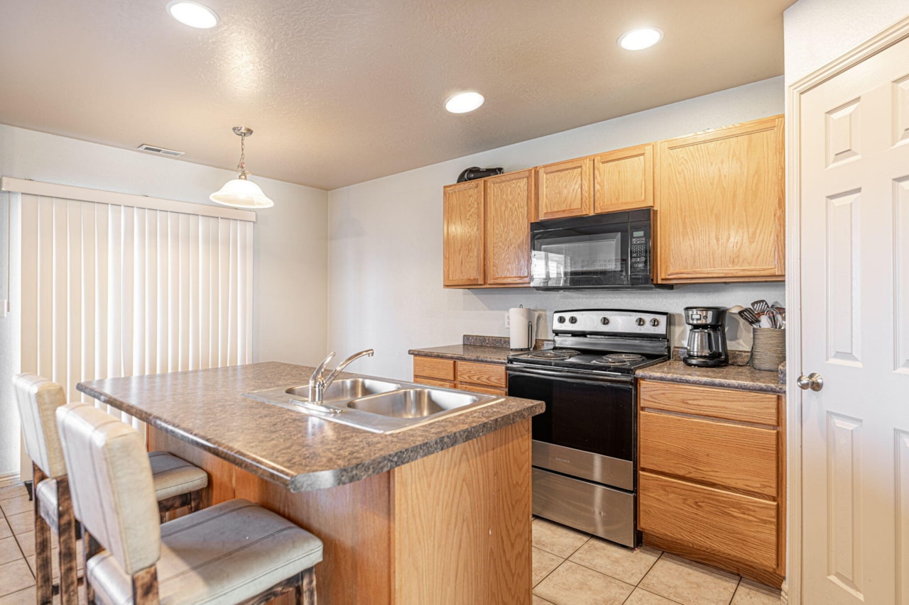 3155 S Hidden Valley DR #219 St George, UT 84790 home for sale, MLS#25-266563 - Erika Rogers Photo 12