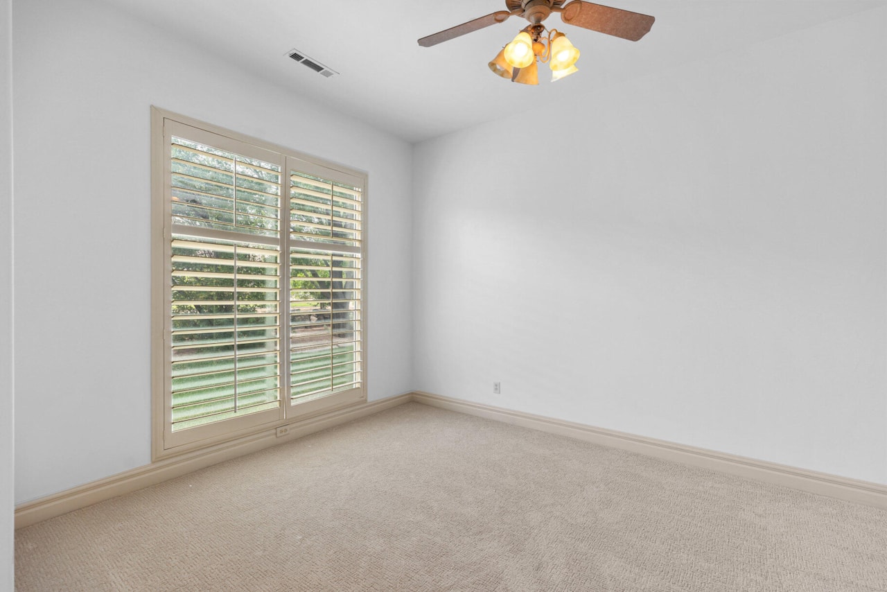 363 N Lost Creek DR St George, UT 84770 home for sale, MLS#25-264564 - Erika Rogers Photo 21