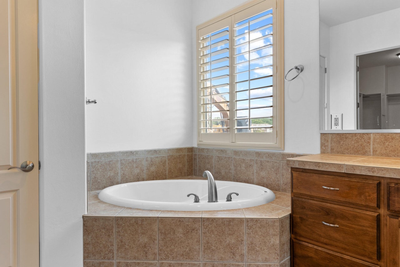 363 N Lost Creek DR St George, UT 84770 home for sale, MLS#25-264564 - Erika Rogers Photo 26