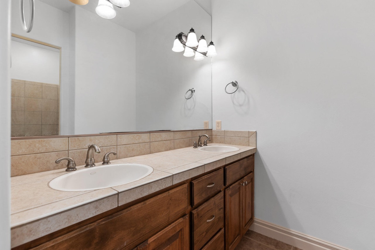 363 N Lost Creek DR St George, UT 84770 home for sale, MLS#25-264564 - Erika Rogers Photo 31