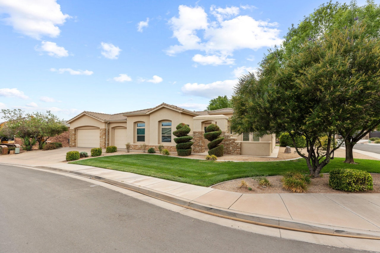 363 N Lost Creek DR St George, UT 84770 home for sale, MLS#25-264564 - Erika Rogers Photo 40