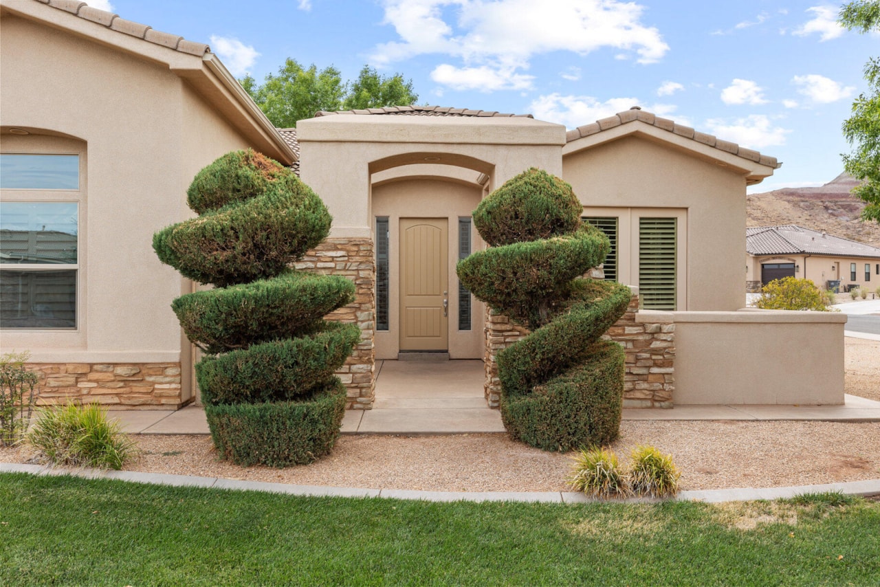 363 N Lost Creek DR St George, UT 84770 home for sale, MLS#25-264564 - Erika Rogers Photo 42