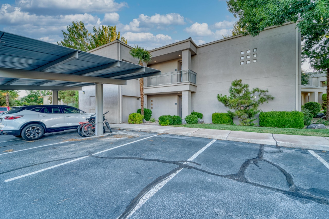 225 N Country #104 St George, UT 84770 condo for sale, MLS#25-263694 - Erika Rogers