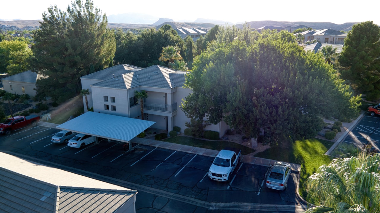 225 N Country #104 St George, UT 84770 condo for sale, MLS#25-263694 - Erika Rogers Photo 4