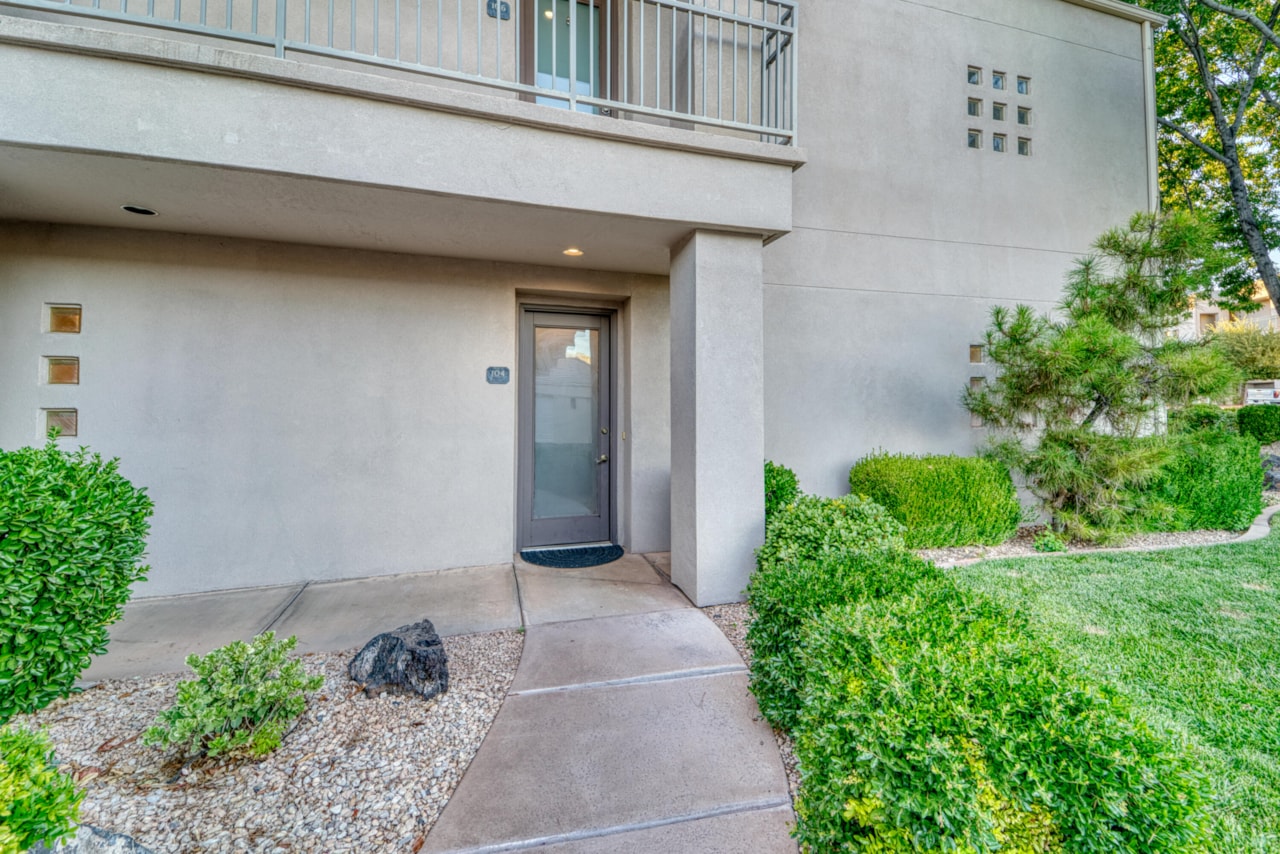 225 N Country #104 St George, UT 84770 condo for sale, MLS#25-263694 - Erika Rogers Photo 6