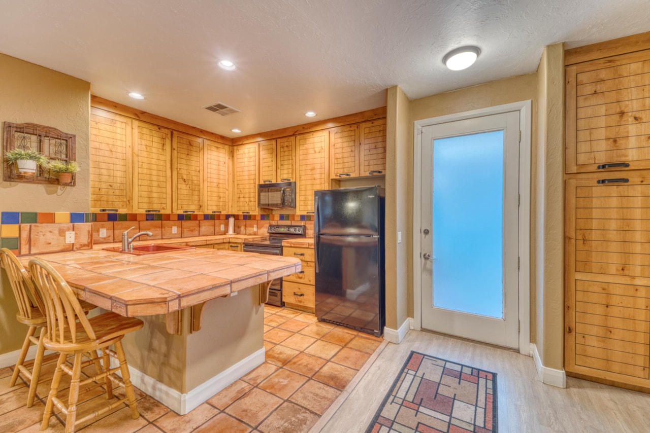 225 N Country #104 St George, UT 84770 condo for sale, MLS#25-263694 - Erika Rogers Photo 8