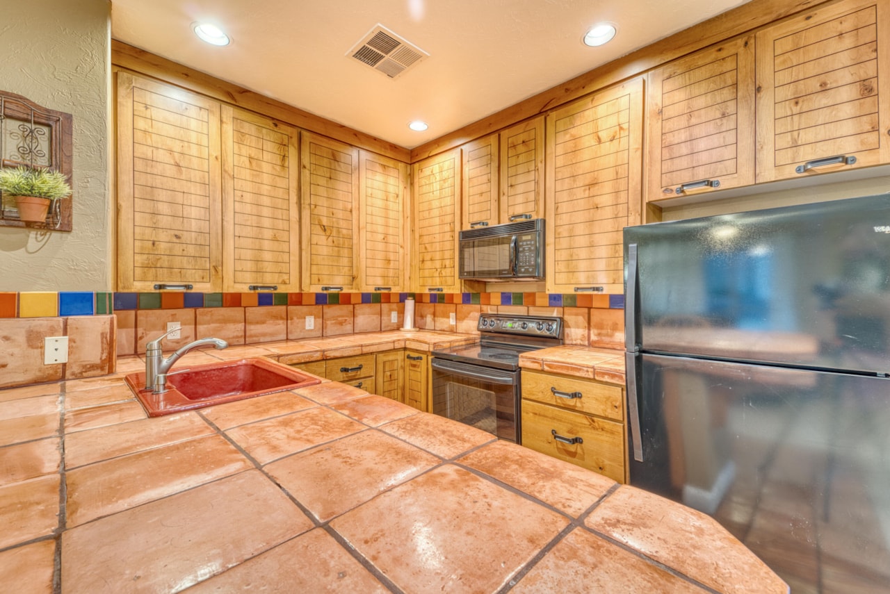 225 N Country #104 St George, UT 84770 condo for sale, MLS#25-263694 - Erika Rogers Photo 10