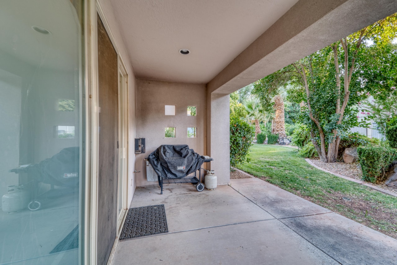 225 N Country #104 St George, UT 84770 condo for sale, MLS#25-263694 - Erika Rogers Photo 28