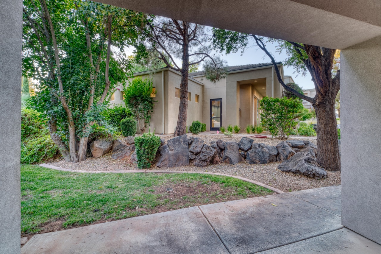 225 N Country #104 St George, UT 84770 condo for sale, MLS#25-263694 - Erika Rogers Photo 29