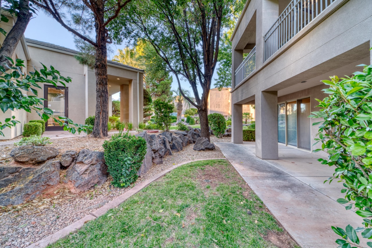 225 N Country #104 St George, UT 84770 condo for sale, MLS#25-263694 - Erika Rogers Photo 33