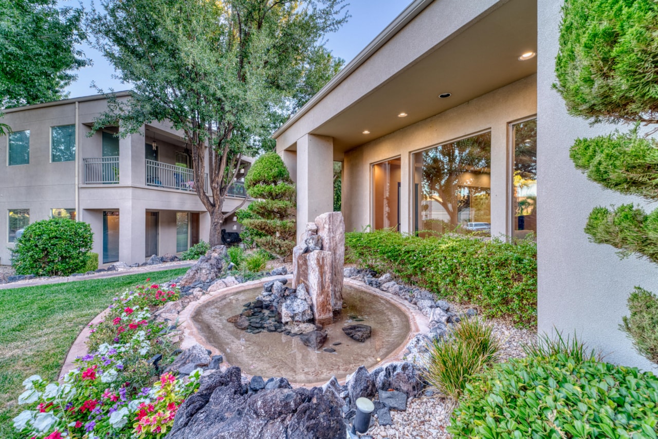 225 N Country #104 St George, UT 84770 condo for sale, MLS#25-263694 - Erika Rogers Photo 34