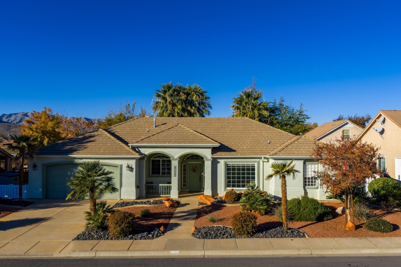 2115 Blake DR Santa Clara, UT 84765 home for sale, MLS#25-267395 - Erika Rogers