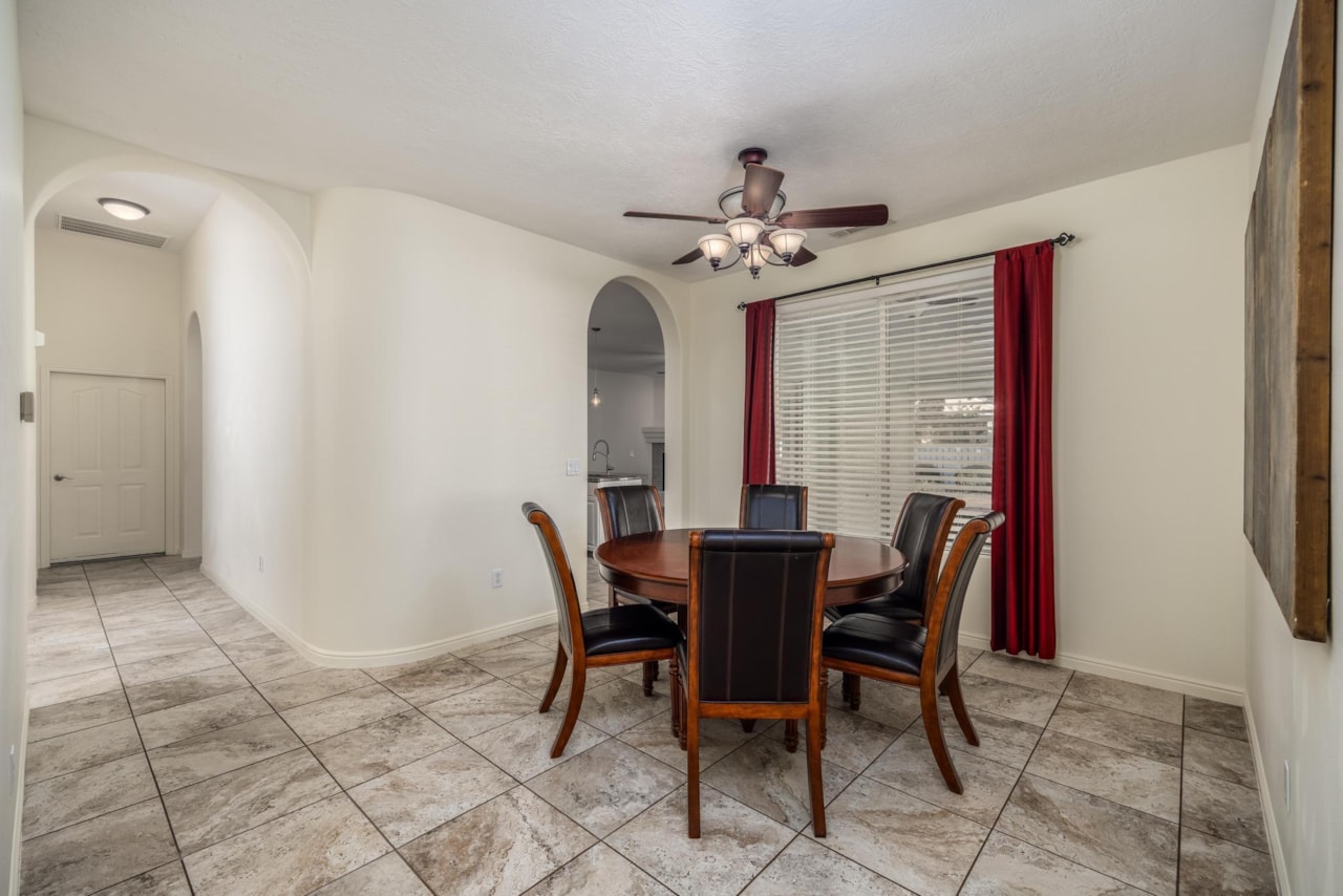 2115 Blake DR Santa Clara, UT 84765 home for sale, MLS#25-267395 - Erika Rogers Photo 5