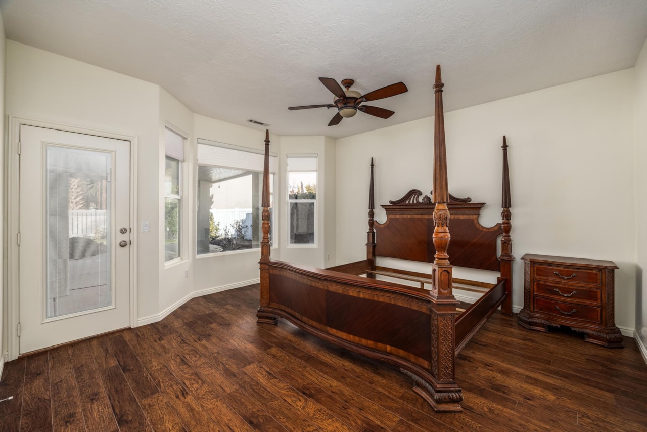 2115 Blake DR Santa Clara, UT 84765 home for sale, MLS#25-267395 - Erika Rogers Photo 9