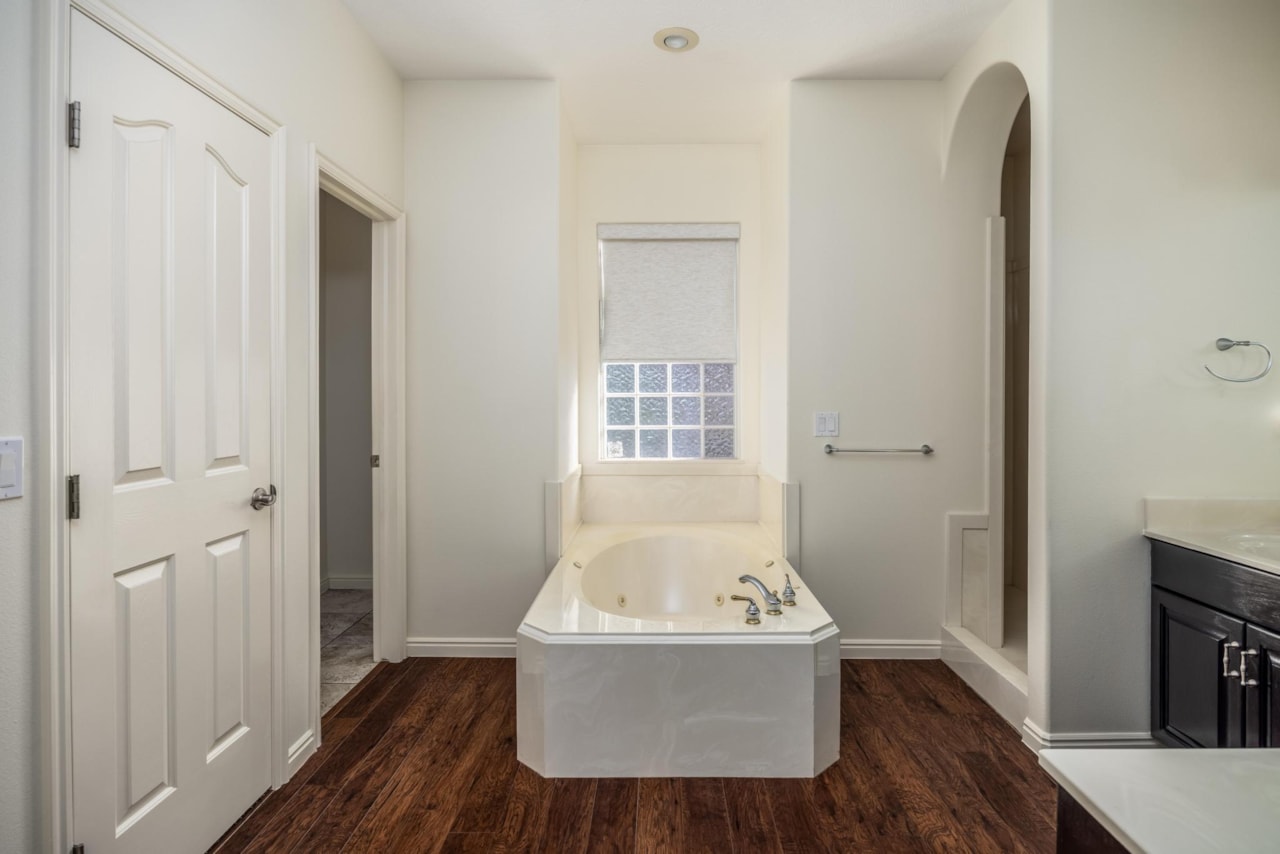 2115 Blake DR Santa Clara, UT 84765 home for sale, MLS#25-267395 - Erika Rogers Photo 10