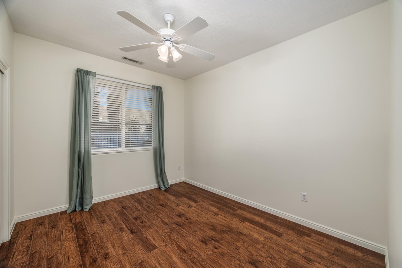 2115 Blake DR Santa Clara, UT 84765 home for sale, MLS#25-267395 - Erika Rogers Photo 12