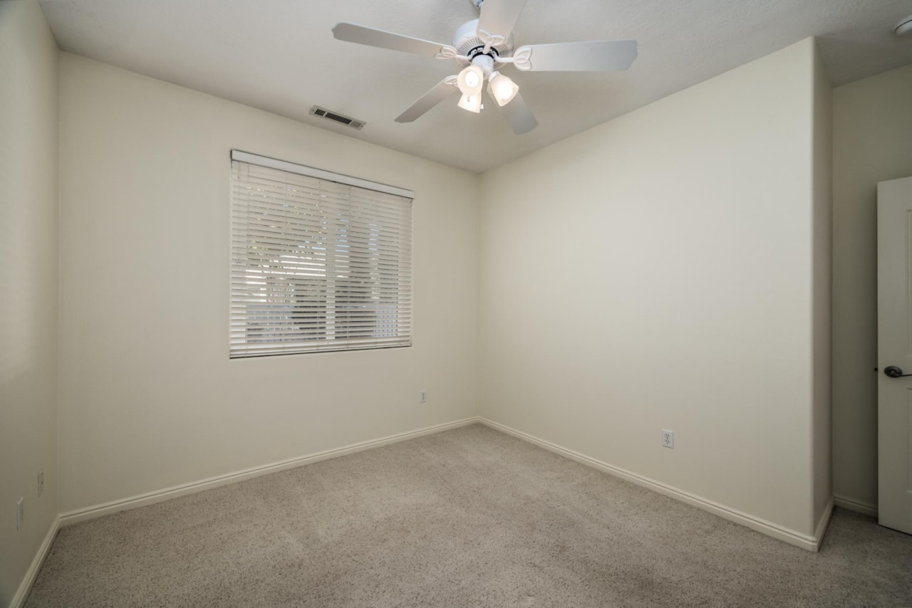 2115 Blake DR Santa Clara, UT 84765 home for sale, MLS#25-267395 - Erika Rogers Photo 13