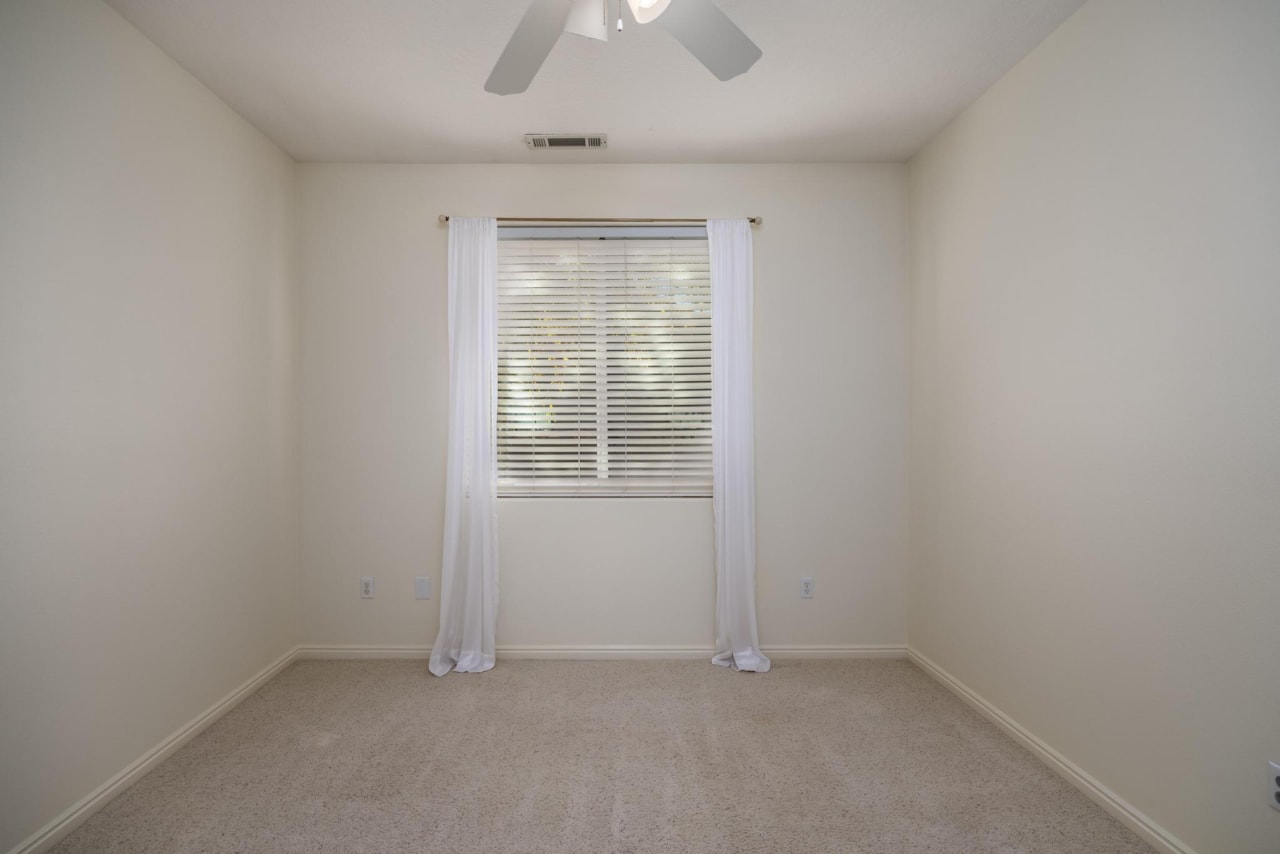 2115 Blake DR Santa Clara, UT 84765 home for sale, MLS#25-267395 - Erika Rogers Photo 14