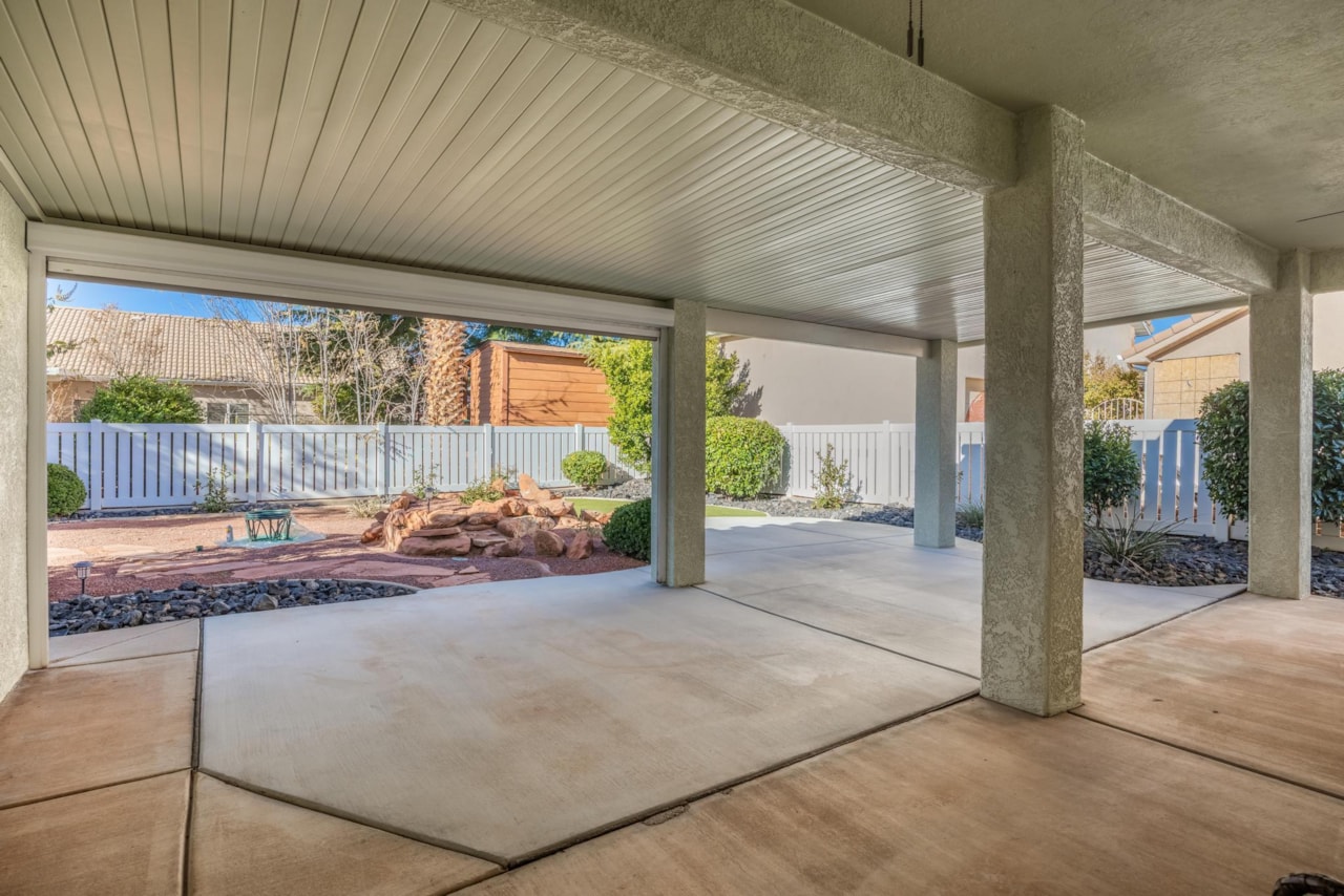 2115 Blake DR Santa Clara, UT 84765 home for sale, MLS#25-267395 - Erika Rogers Photo 17