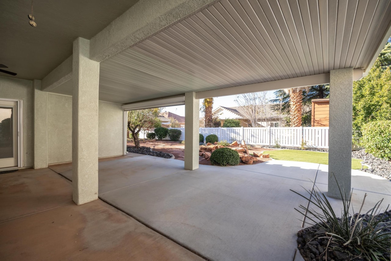 2115 Blake DR Santa Clara, UT 84765 home for sale, MLS#25-267395 - Erika Rogers Photo 18