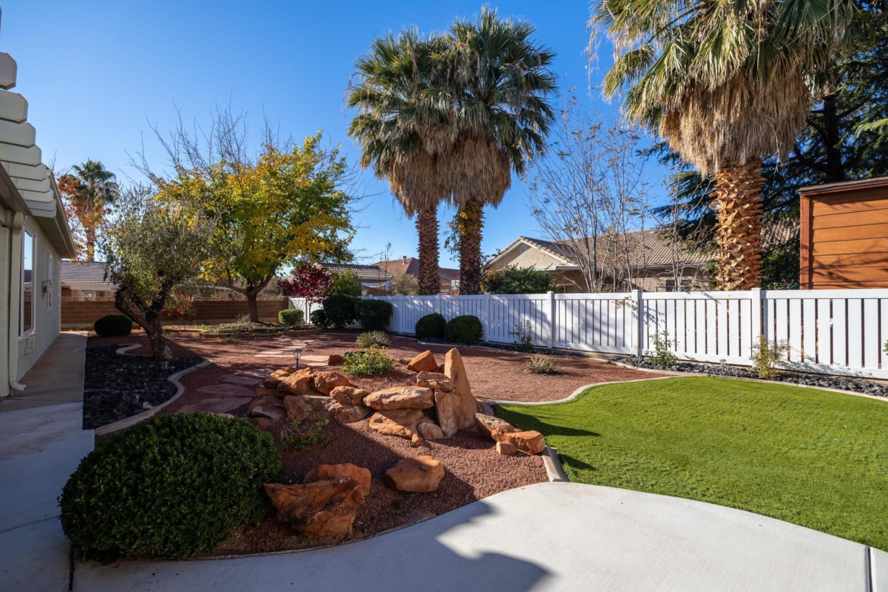 2115 Blake DR Santa Clara, UT 84765 home for sale, MLS#25-267395 - Erika Rogers Photo 20