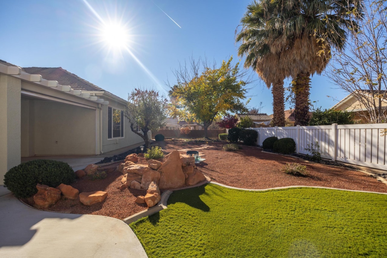 2115 Blake DR Santa Clara, UT 84765 home for sale, MLS#25-267395 - Erika Rogers Photo 21