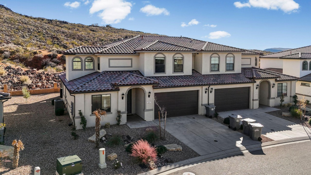 2462 E Cascada Way Washington, UT 84780 home for sale, MLS#25-267442 - Erika Rogers Photo 2