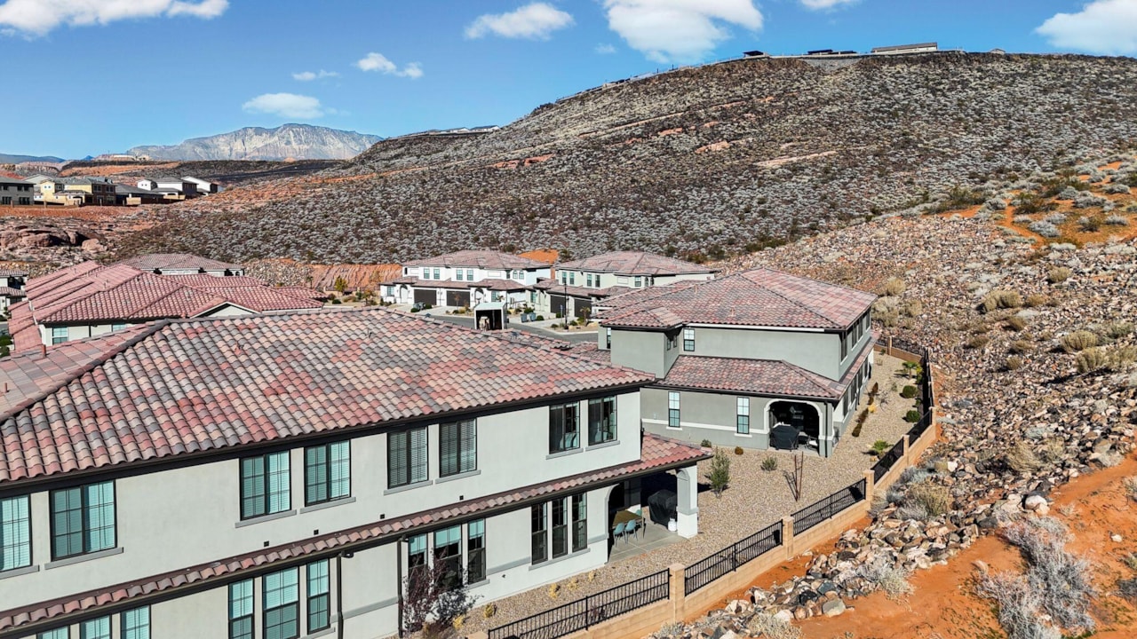 2462 E Cascada Way Washington, UT 84780 home for sale, MLS#25-267442 - Erika Rogers Photo 8