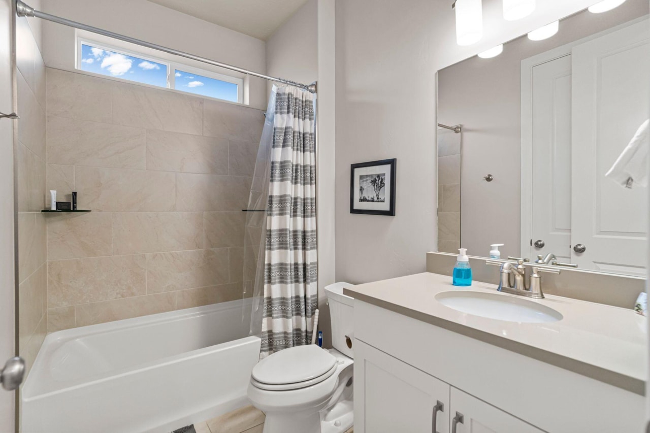 2462 E Cascada Way Washington, UT 84780 home for sale, MLS#25-267442 - Erika Rogers Photo 12