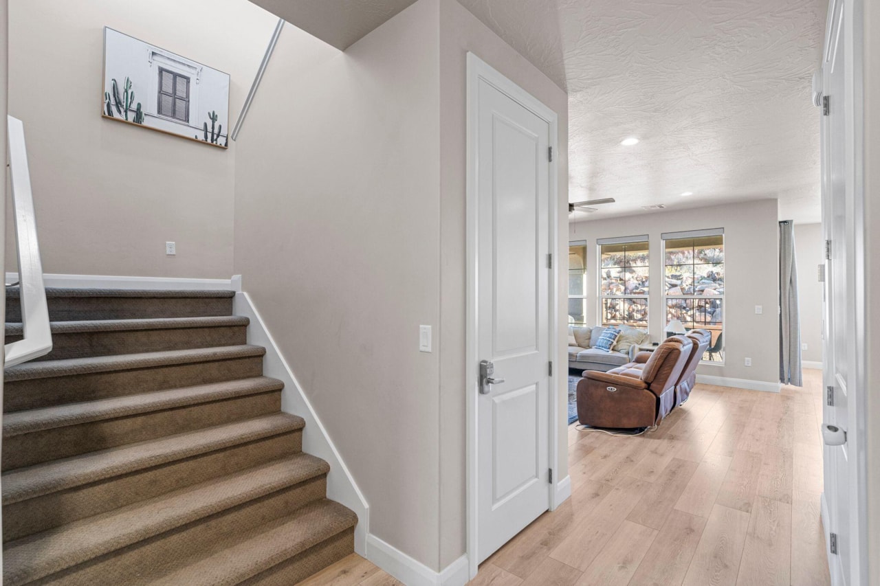 2462 E Cascada Way Washington, UT 84780 home for sale, MLS#25-267442 - Erika Rogers Photo 13