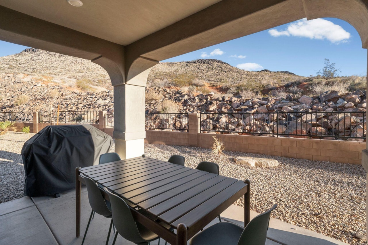 2462 E Cascada Way Washington, UT 84780 home for sale, MLS#25-267442 - Erika Rogers Photo 22