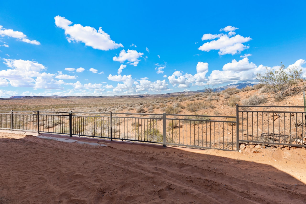 147 N Westgate Hills DR Washington, UT 84780 home for sale, MLS#25-265715 - Erika Rogers Photo 22