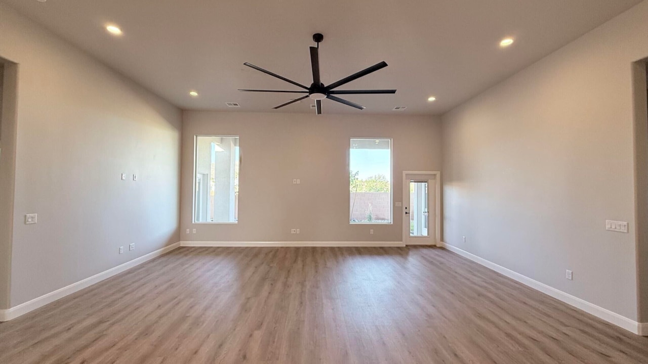 2850 E Smith Creek DR Washington, UT 84780 home for sale, MLS#25-260380 - Erika Rogers Photo 6