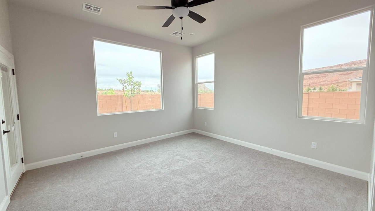 2850 E Smith Creek DR Washington, UT 84780 home for sale, MLS#25-260380 - Erika Rogers Photo 12