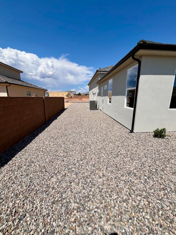 2850 E Smith Creek DR Washington, UT 84780 home for sale, MLS#25-260380 - Erika Rogers Photo 32